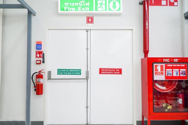 Bagaimanakah Pintu Berkadar Api Berfungsi untuk Melindungi Nyawa dan Harta? Bagaimanakah Pintu Berkadar Api Berfungsi untuk Melindungi Nyawa dan Harta?